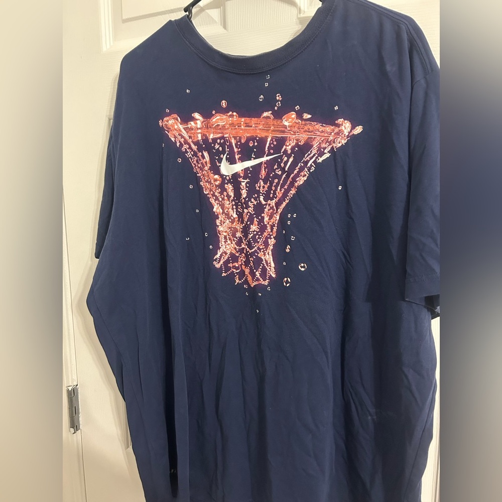 Nike basketball t-shirt